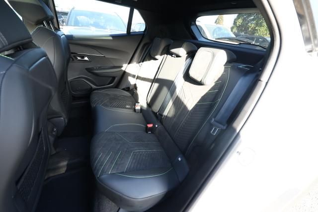 Peugeot 2008 GT MHEV 145 DSC6 ACC 360° Pano Massage 18Z 