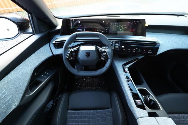 3008 Allure MHEV 145 ACC 360° WinterP 21"-HD Nav 