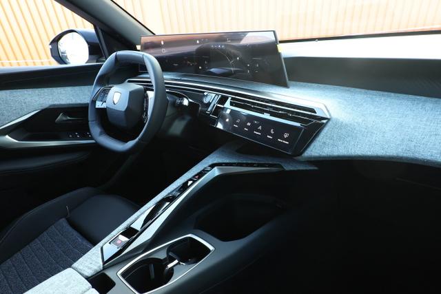 3008 Allure MHEV 145 ACC 360° WinterP 21"-HD Nav 