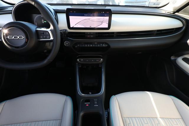 Fiat 600 La Prima Hybrid eHK ACC SHZ Keyl Massage BT 