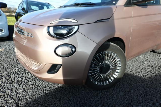 Fiat 500e Cabrio 42 kWh 118 Temp AppC SchukoM2 LM16Z 