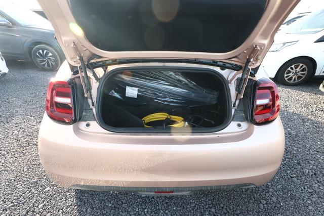 Fiat 500e Cabrio 42 kWh 118 Temp AppC SchukoM2 LM16Z 