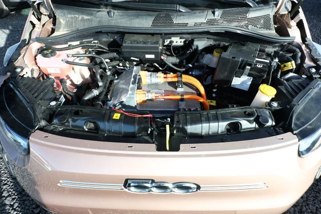 Fiat 500e Cabrio 42 kWh 118 Temp AppC SchukoM2 LM16Z 