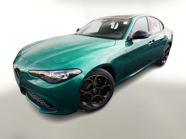 Alfa Romeo Giulia - Intensa 2.2 D 210 AT8 Q4 Matrix Pano Nav