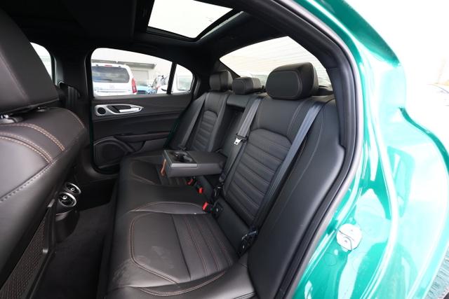 Alfa Romeo Giulia Intensa 2.2 D 210 AT8 Q4 Matrix Pano Nav 