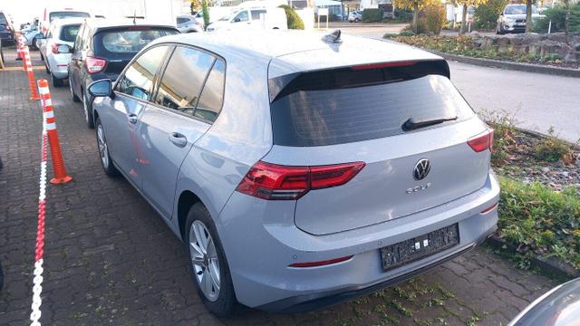 Volkswagen Golf LIFE VIII 1.5 TSI 130 Nav ACC SHZ PDC KeyL 