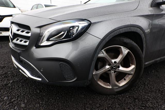 Mercedes-Benz GLA Urban 180 Pano Nav LED eHk ParkAs LaneAs 18Z 