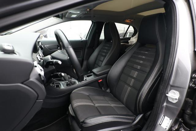 Mercedes-Benz GLA Urban 180 Pano Nav LED eHk ParkAs LaneAs 18Z 