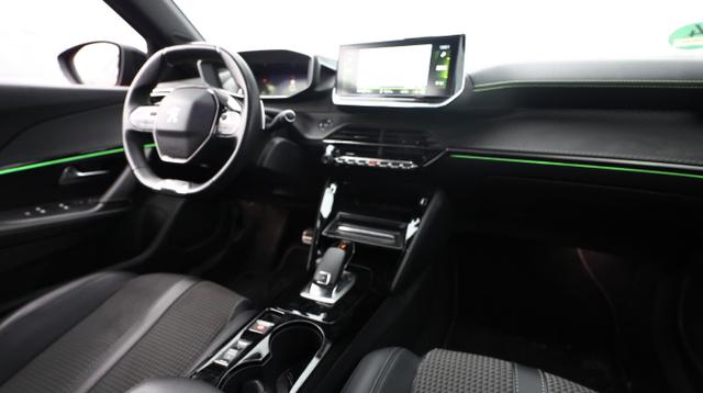 Peugeot 2008 GT 1.2 Puretech 130 Aut. LED Pano Nav 