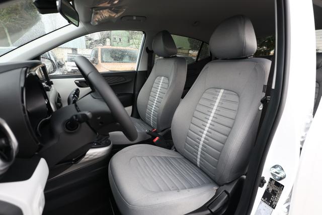 Hyundai i10 1.2 MPI 79 AMT Trend Nav SHZ Kam Temp PrivG 