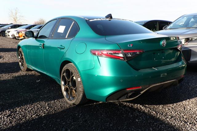 Alfa Romeo Giulia Intensa 2.2 D 210 AT8 Q4 Matrix Pano Nav 