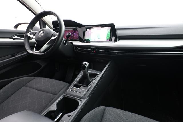 Volkswagen Golf LIFE VIII 1.5 TSI 130 Nav ACC SHZ PDC KeyL 