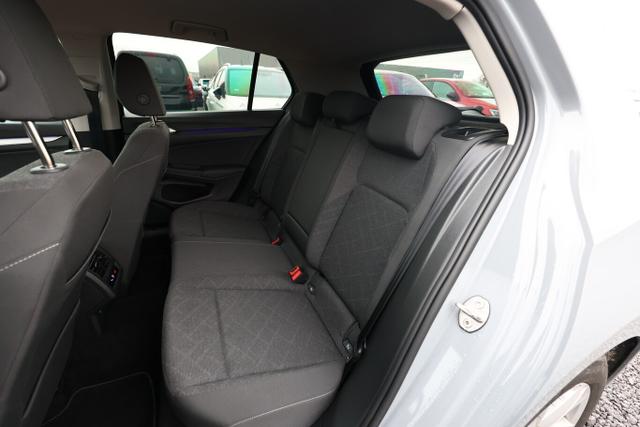 Volkswagen Golf LIFE VIII 1.5 TSI 130 Nav ACC SHZ PDC KeyL 