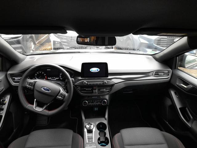 Ford Focus Turnier ST-Line Kombi 1.5 EcoBoost 150 A8 LED ACC 