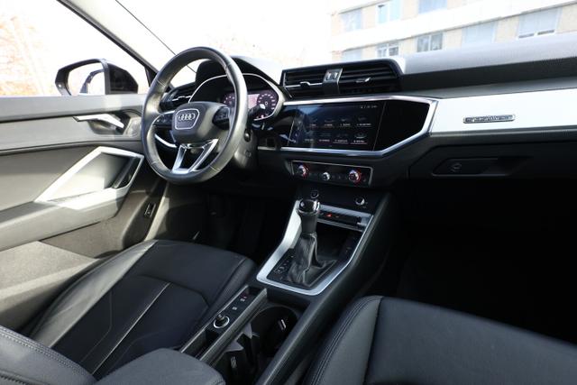 Audi Q3 Sportback quattro 45 TFSI S tronic Nav LM19Z 