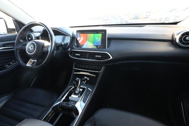 MG EHS Luxury PHEV Pano Nav PDC ACC LM18Z LaneAs 