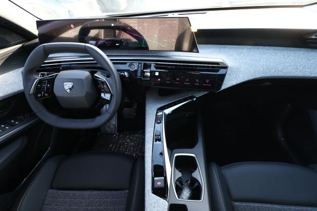 Peugeot 3008 Allure MHEV 145 ACC 360&deg; WinterP 21"-HD Nav 