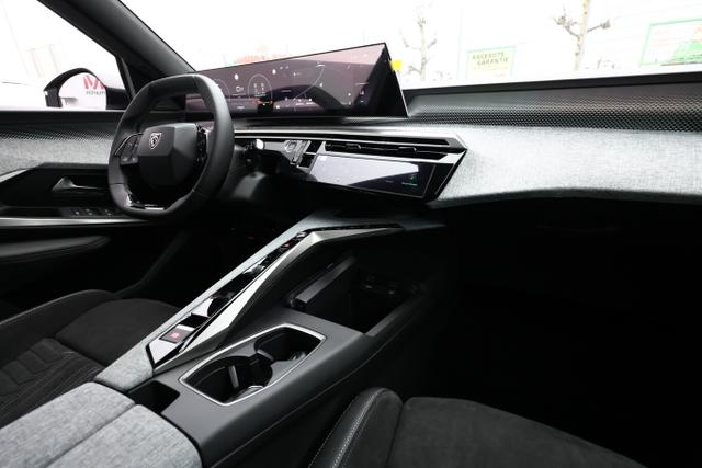 Peugeot 5008 GT MHEV 145 KomfortP AHK eHK Nav ACC SHZ 