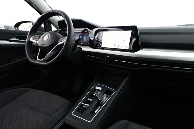 Volkswagen Golf LIFE VIII 1.5 eTSI 150 DSG LED Nav ACC SHZ 