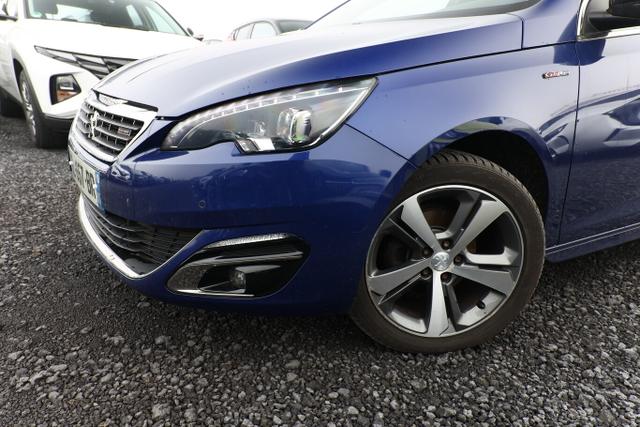 Peugeot 308 Allure 1.2 PT 130 Pano LED Nav Kam KeyL PDC 