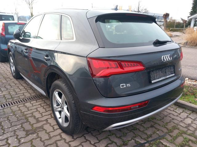 Audi Q5 sport 45 TFSI S-tronic quattro Nav PDC eHk 