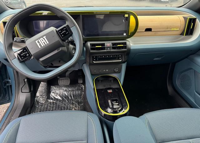 Fiat Grande Panda La Prima MHEV AT Winter Nav Kam LED 