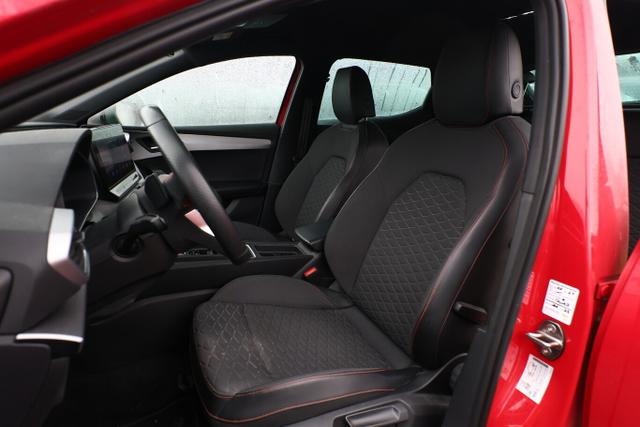 Seat Leon FR 1.4 e-HYBRID 204 DSG Nav LED PDC SHZ Kam 