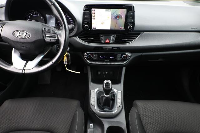 Hyundai i30 Intro 1.0 T-GDI 120 LED Nav Kam KeyL LM17Z 