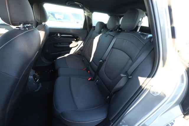 MINI Clubman One 102 Aut. Pano Nav PDC SHZ LM17Z Temp 