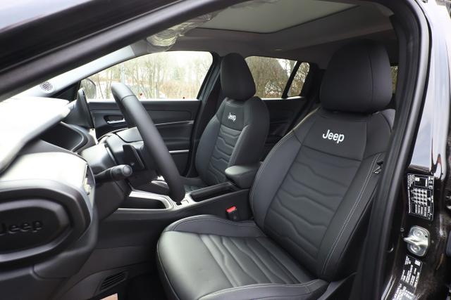 Jeep Avenger Summit MHEV Pano Leder Nav JBL 18Z 