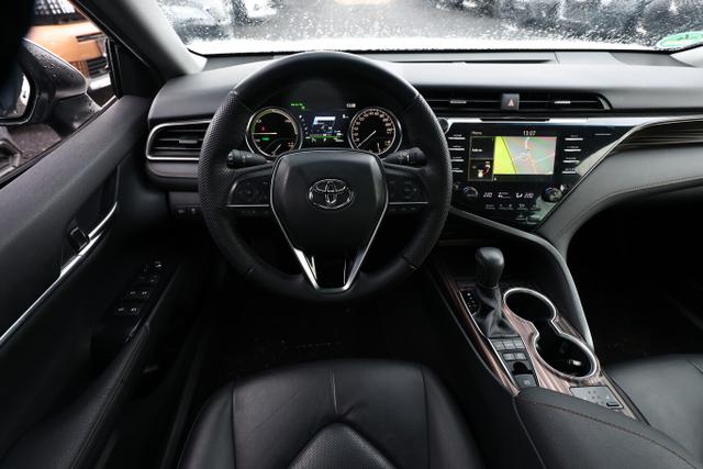 Toyota Camry Executive Hybrid 2.5 VVTi 218 CVT LED Nav 