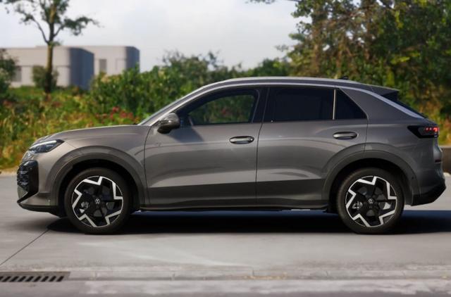 Volkswagen T-Roc R-Line DSG neuMod Pano Nav eHk LM18Z 3JGar 