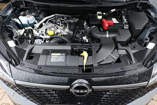 Nissan Qashqai AT 4x4 Tekna Pano HUD eHk SHZ ACC Keyl 