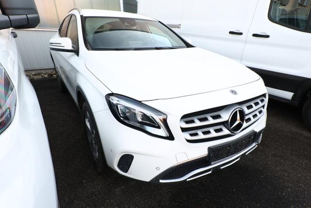 Mercedes-Benz GLA - Urban 200 DCT KeyL eHK Nav Kam SHZ PrivG 18Z
