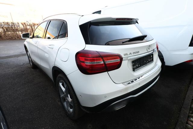 Mercedes-Benz GLA Urban 200 DCT KeyL eHK Nav Kam SHZ PrivG 18Z 
