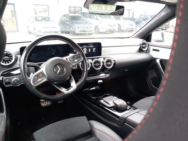 Mercedes-Benz AMG Line CLA 180 DCT LED ParkAs Kam SHZ Nav 18Z 