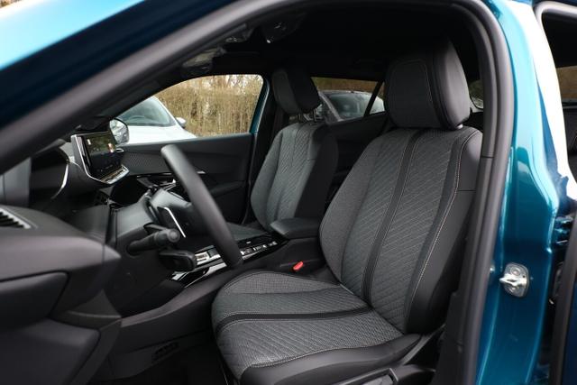 Peugeot 2008 Allure MHEV AT Nav Keyl ACC 360&deg; AWR SHZ BT 