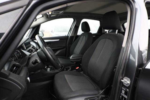 BMW 2er Active Tourer Advantage 218i Pano LED Nav SHZ 