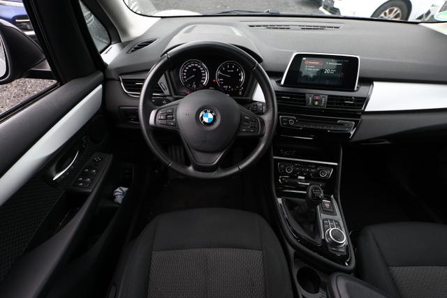 BMW 2er Active Tourer Advantage 218i Pano LED Nav SHZ 