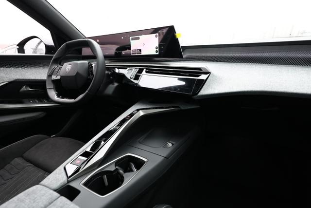 Peugeot 3008 GT Hybrid Pano Focal Alcantara ACC 360&deg; BT 