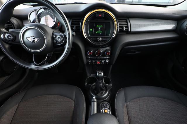 MINI Cooper D 116 Pepper LED Nav PDC SHZ DCC LM16Z 