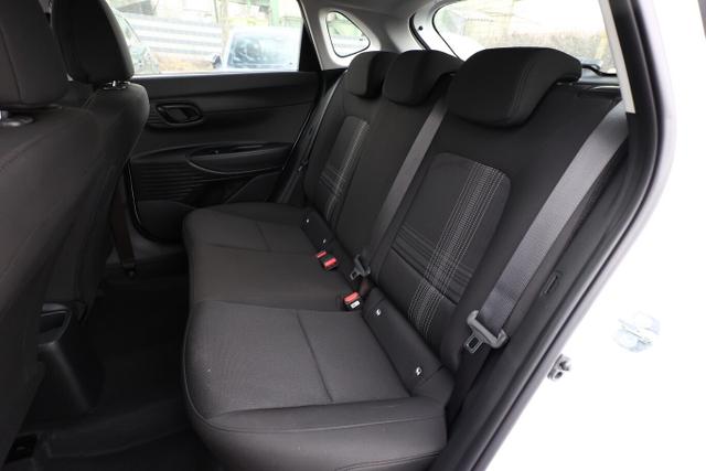 Hyundai i20 Select DCT MY26 Nav Kam PDC Klima Temp CarP 
