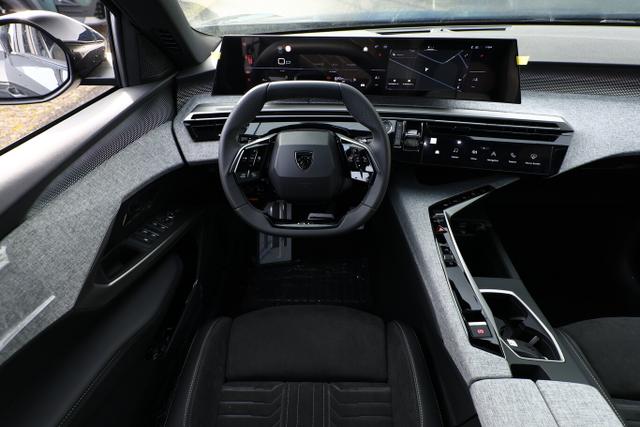 Peugeot 5008 GT Hybrid Pano KomfortP eHK Nav ACC SHZ BT 