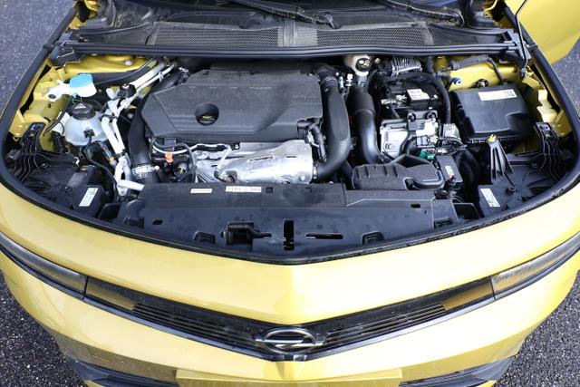 Astra Elegance PHEV Nav ACC Keyl Kam PrivG 17Z 