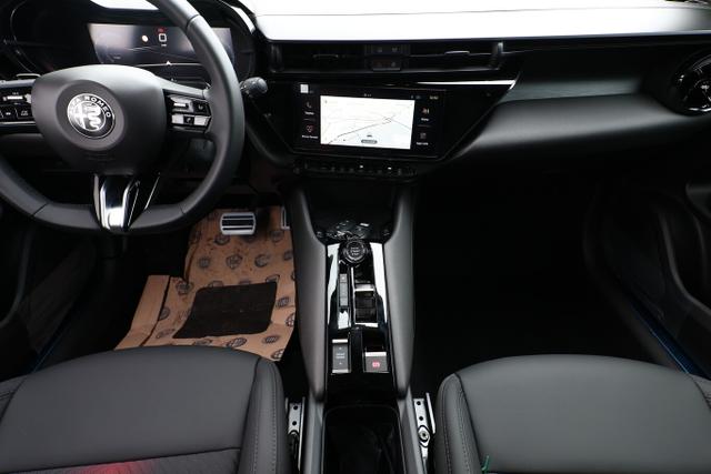 Alfa Romeo Junior Speciale Ibrida Nav LED LM18 elektr.Heckkl ACC SHZ 