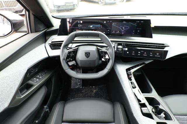 Peugeot 3008 Allure Hybrid ACC 360&deg; WinterP 21"-HD Nav 