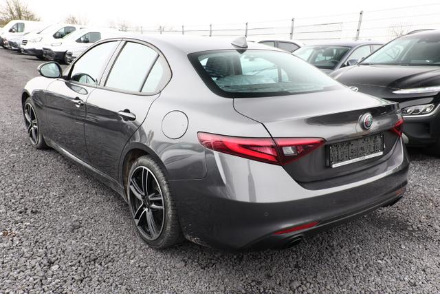 Alfa Romeo Giulia Sprint 2.2 Turbo 160 AT8 Nav Kam Keyless 