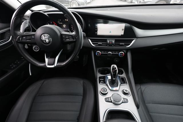Alfa Romeo Giulia Sprint 2.2 Turbo 160 AT8 Nav Kam Keyless 