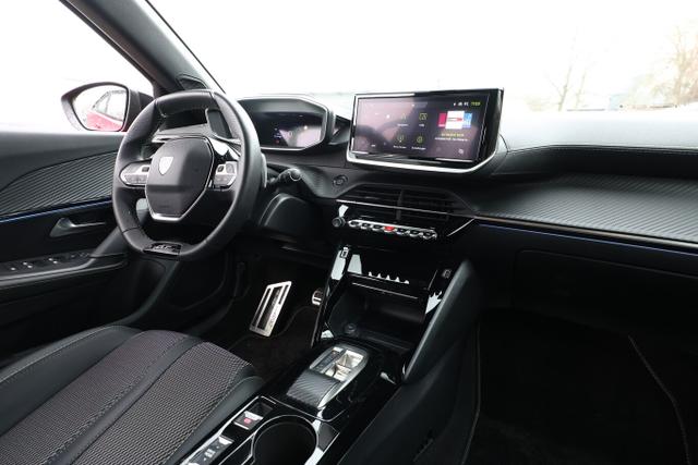 Peugeot 2008 GT 1.2 Hybrid 136 e-DCS LED Nav PDC AHK 17Z 