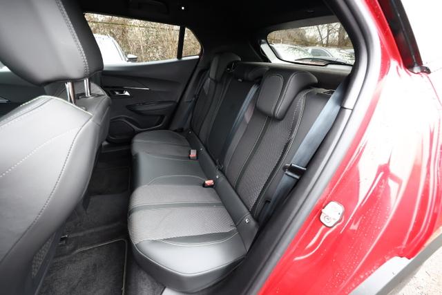 Peugeot 2008 GT 1.2 Hybrid 136 e-DCS LED Nav PDC AHK 17Z 